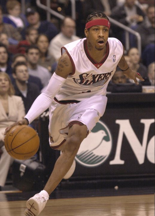 法比奥庆祝足协杯夺冠：我们是冠军，这座城市值得拥有这一刻（法比奥庆贺足协杯加冕：我们是冠军，这座城市值得这荣耀时刻）