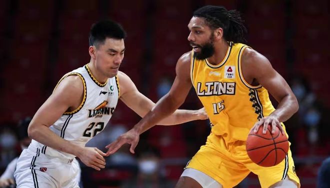 科贝记者：姆巴佩左手无名指骨折，不过能照常出战曼城（科贝电台：姆巴佩左手无名指骨折，但对阵曼城出场无碍）