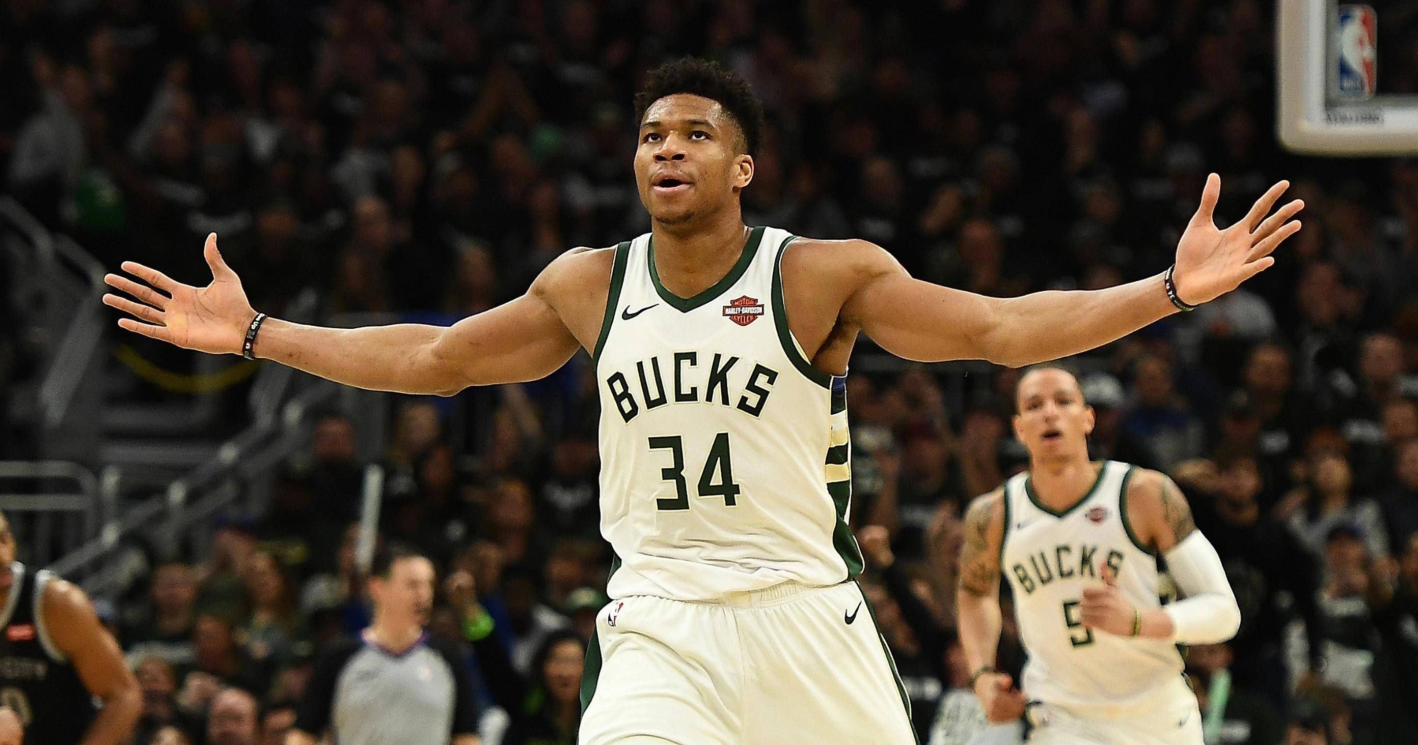 药厂近20场欧战小组赛／联赛阶段仅3败，若赢曼城将获欧冠50胜（药厂欧战小组／联赛近20战仅3负，击败曼城即达欧冠50胜）