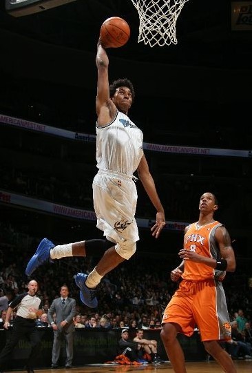 成都蓉城教练组现场观战中韩战，徐正源、金亨镒在场（成都蓉城教练组现身中韩之战现场，徐正源、金亨镒到场观战）