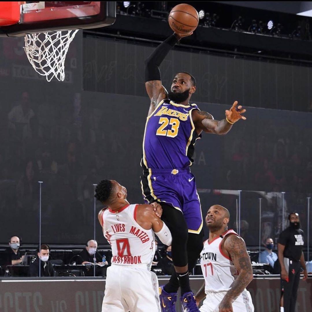 德天空：小腿肌肉受伤的伯卡特至少会缺席12月的比赛（德媒：伯卡特小腿肌肉受伤，至少无缘12月比赛）