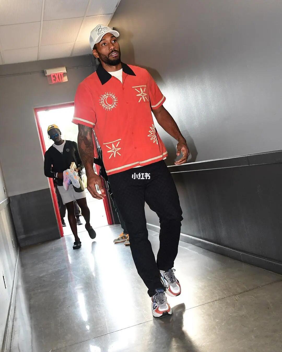 旗鼓相当！桑德兰击败纽卡后双方总战绩打平，各取54场胜利（势均力敌！桑德兰击退纽卡后历史交锋持平，双方各胜54场）