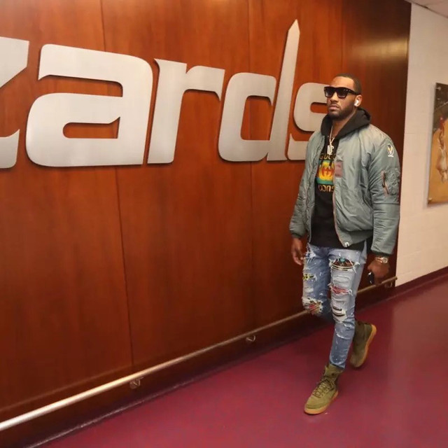 不给踢又不让走？阿莫林：梅努是曼联重要一员，冬窗不补强则留队（不上场也不放人？阿莫林：梅努是曼联关键成员，若冬窗无引援将留队）