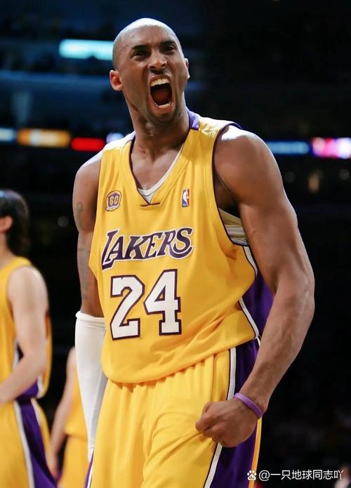 芬奇：很多球队接球发动进攻很快换防也快，我们每次都慢半拍（芬奇：对手接球就推进、换防迅速，我们总比别人慢一拍）