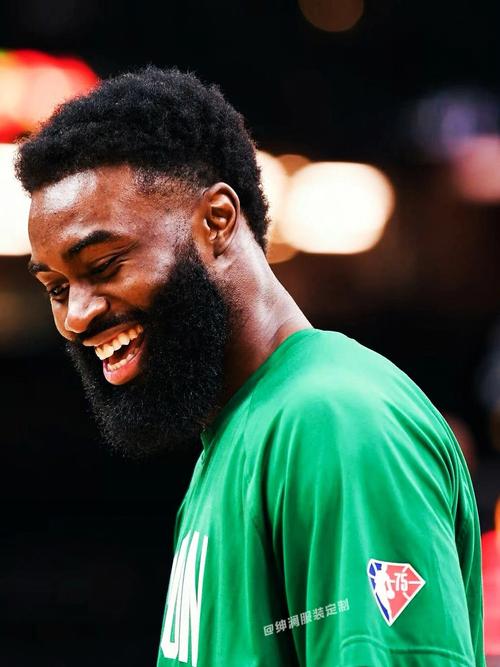 库里谈30岁后40+次数超乔丹：我更希望用赢球来庆祝（30岁后40+次数超越乔丹，库里：更愿以胜利庆祝）