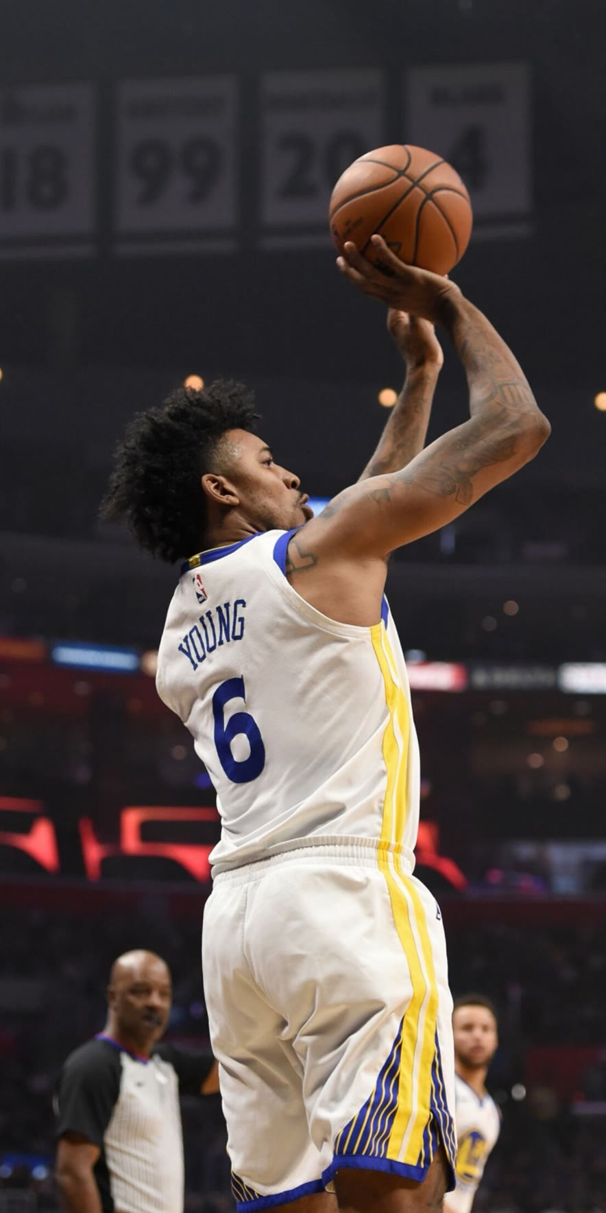 悲惨！快船主场8连败，本赛季第三节落后战绩为0胜15负（惨烈！快船主场遭八连败，本季第三节落后时战绩0胜15负）