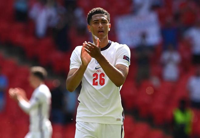 本赛季得分下降明显的球员：詹姆斯16.1，恩比德18.2（本季得分下滑显著的球星：詹姆斯下降16.1分，恩比德下降18.2分）