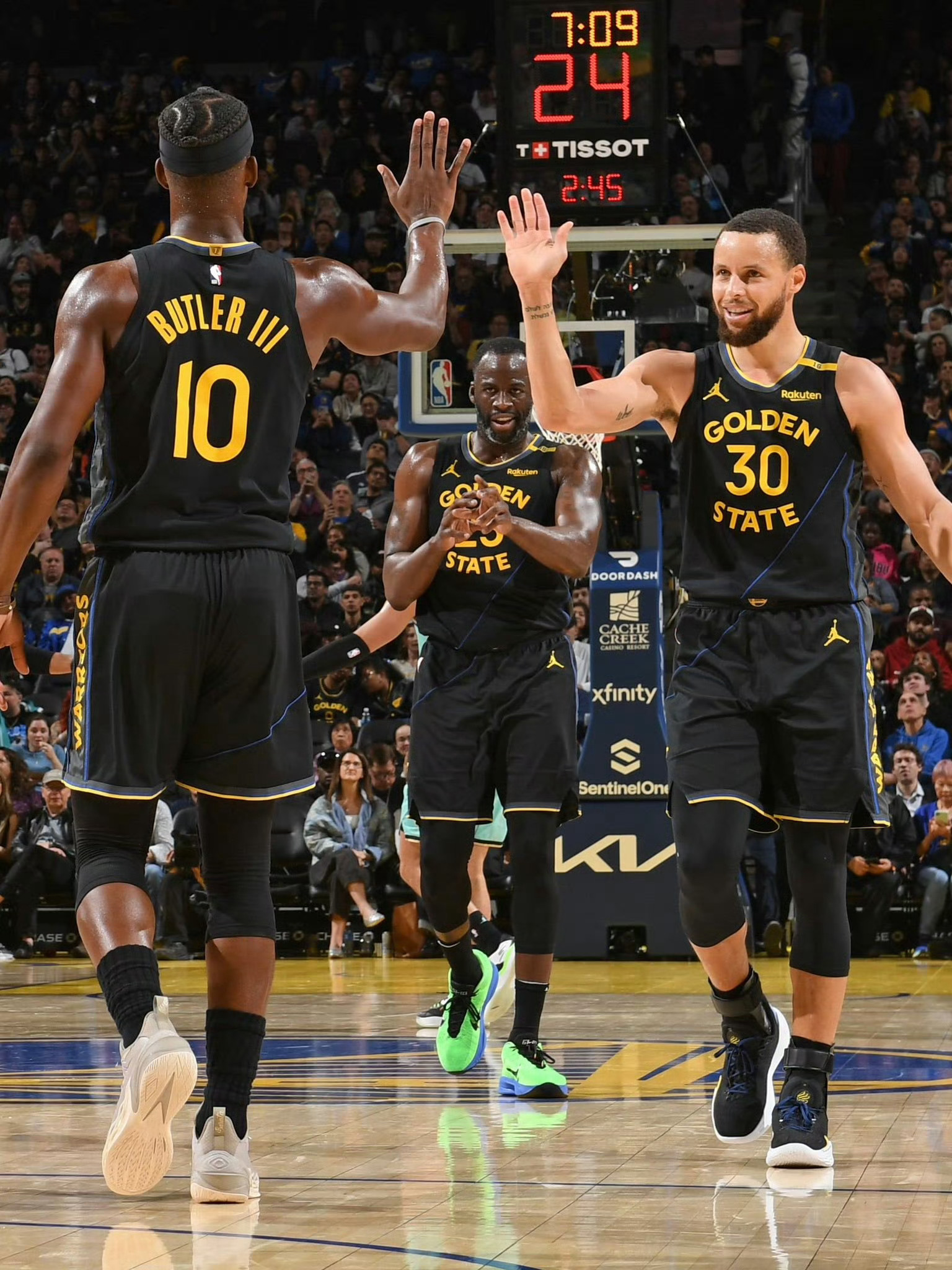 斯波：阿德巴约防守表现堪称现象级 虽只拿8分但场上影响力十足（斯波盛赞阿德巴约：防守堪称顶尖，虽仅得8分仍影响全场）