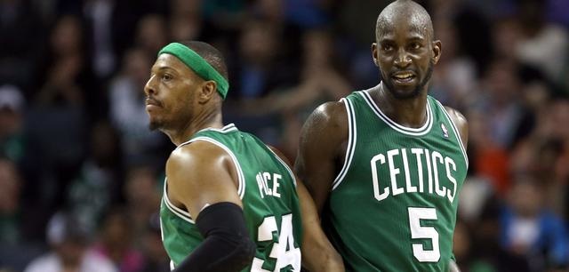 你以为水火不容的耐克和阿迪，有钱也得一起挣（看似死对头的耐克与阿迪，为了赚钱照样联手）