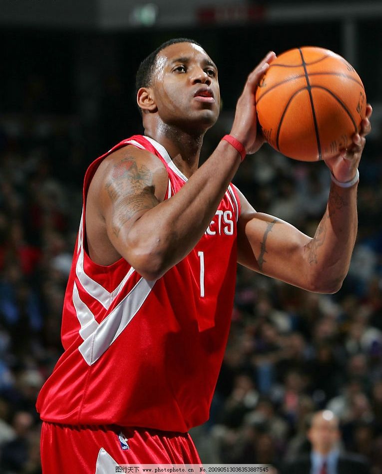 数据网站公布DPOY获奖概率：霍姆格伦居首，大幅领先文班（统计网站发布DPOY概率榜：霍姆格伦领跑，显著领先文班亚马）