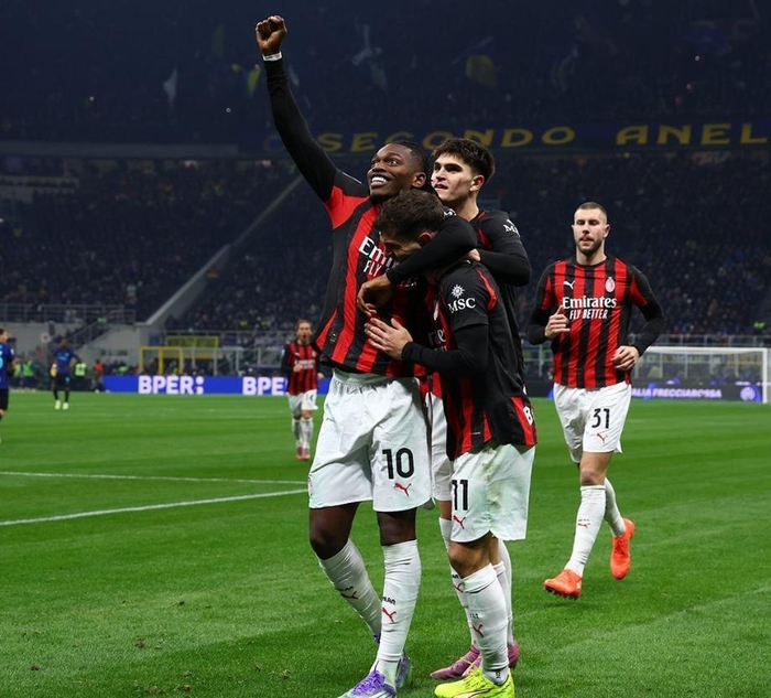 泰伦·卢：我现在是生气多过沮丧，今年的逆境真的很难克服（泰伦·卢：此刻愤怒多于沮丧，这个赛季的逆境确实难以克服）