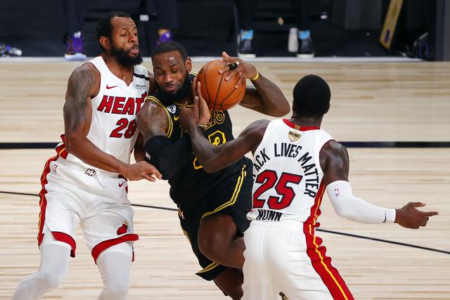 尤尔曼德：马扎腿部有些不适；霍夫曼预判强，是球队重要一员（尤尔曼德：马扎腿部轻微不适；霍夫曼预判能力突出，是队内重要一员）