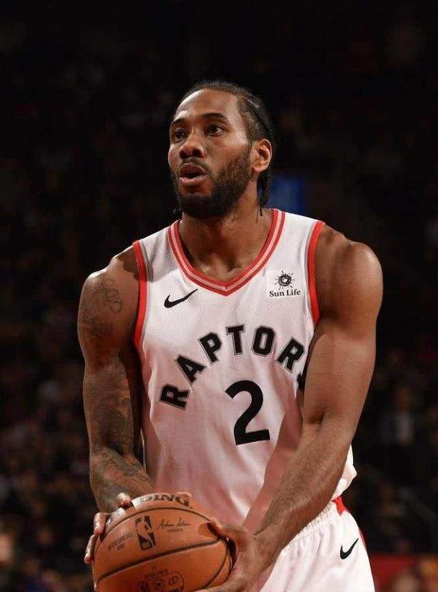 官方：诺丁汉森林签下博洛尼亚前锋恩多耶，据悉转会费4200万欧（诺丁汉森林官宣从博洛尼亚引进前锋恩多耶，转会费约4200万欧元）