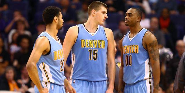 体坛记忆｜NBA中有哪些球星是舔狗！（体坛记忆｜NBA中有哪些球星被指过度讨好？）