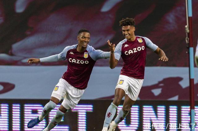 迪乌夫：齐沃经常和我交流帮我提高，高兴自己的机会越来越多（迪乌夫：齐沃常与我沟通助我进步，很高兴自己的出场机会越来越多）