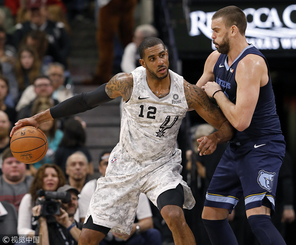 欧冠决赛用球谍照：包含白+深紫，灵感来自举办城市布达佩斯（欧冠决赛用球曝光：白+深紫配色，设计灵感源自主办城市布达佩斯）