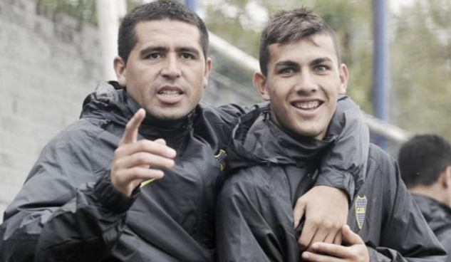 😎这人谁啊（摘掉墨镜）🥺号召力这么强！（😲这位是谁啊（目瞪口呆）号召力也太猛了吧！）