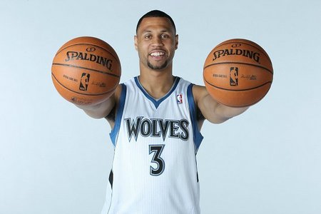 恩佐：蓝军是英超和欧冠有力竞争者；希望阿根廷能卫冕世界杯（恩佐：切尔西有实力冲击英超与欧冠，盼阿根廷卫冕世界杯）