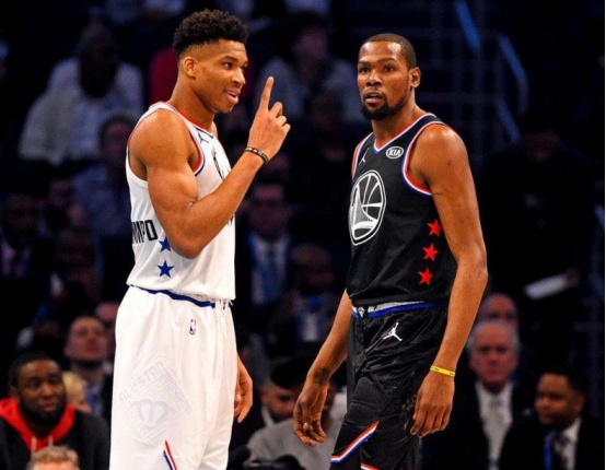 中足联：中超国内球员年薪上限500万元，外援年薪封顶300万欧元（中足联出台薪资帽：中超国内球员年薪不超500万，外援年薪上限300万欧元）