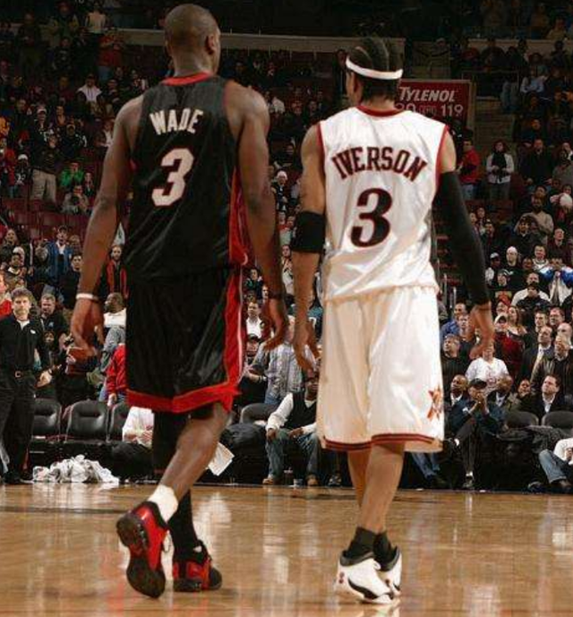 判若两队，武汉三镇前14轮5胜3平6负，后16轮1胜4平11负（两极反差！武汉三镇前14轮5胜3平6负，后16轮仅1胜4平11负）